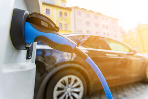 E-Auto als Stromspeicher E-Auto als Stromspeicher